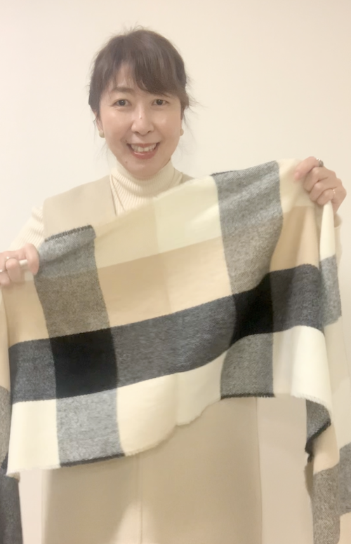 大柄のチェックが骨格ストレートに似合います